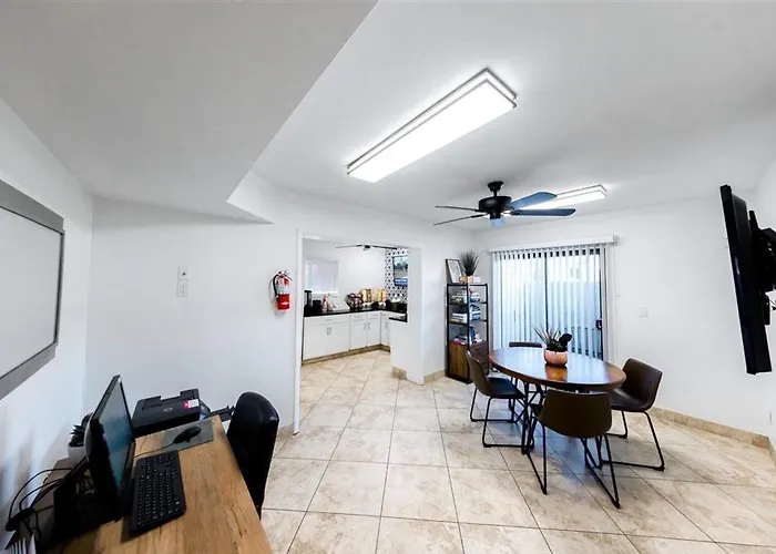 Apartment 206 Fully Furnished 1br Suite-prime Location Scottsdale