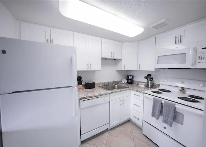 Apartment 206 Fully Furnished 1br Suite-prime Location *